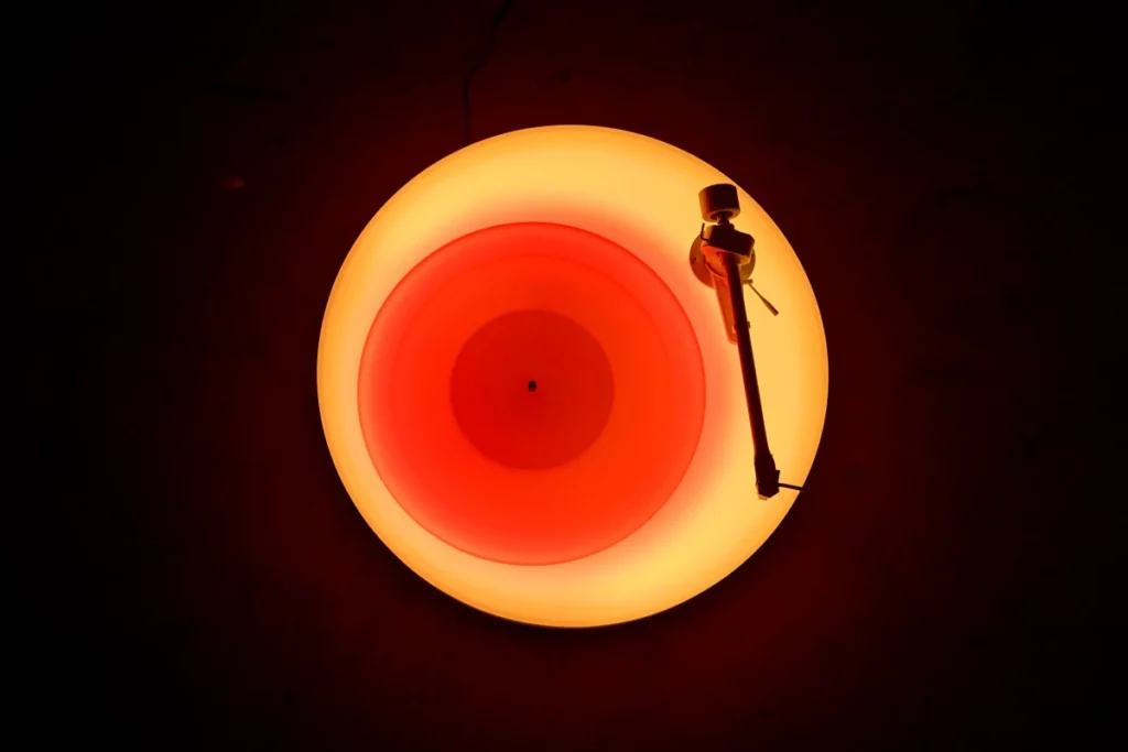 Turntable II 2024 di Brian Eno (Fonte Paul Stolper Gallery)