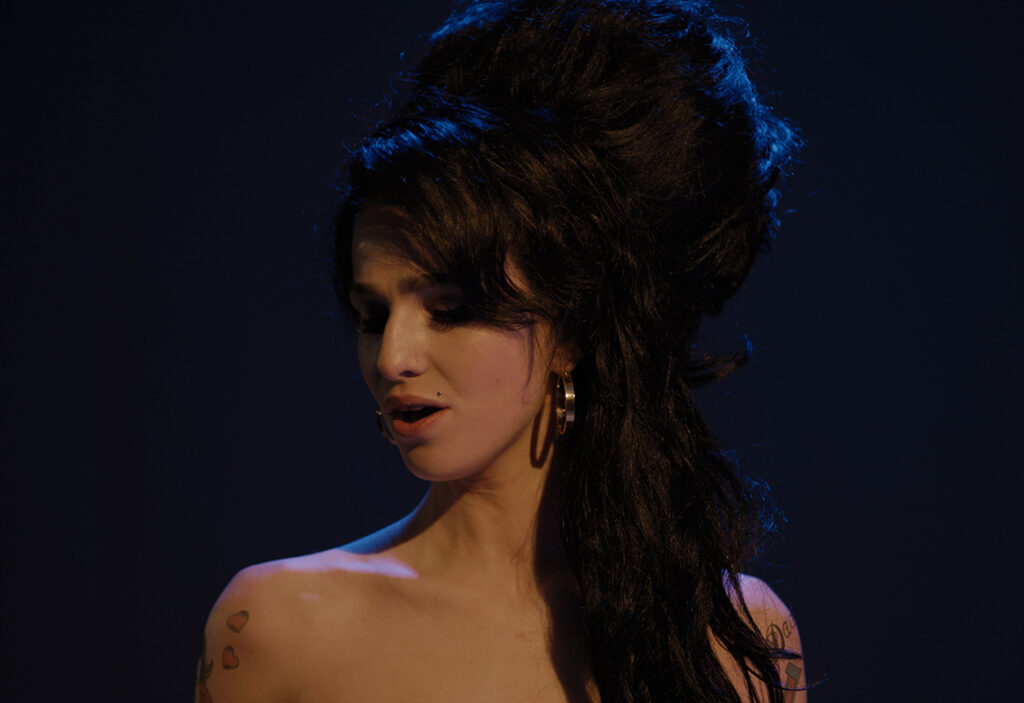 Marisa Abela nei panni di Amy Winehouse (fonte Universal Pictures)