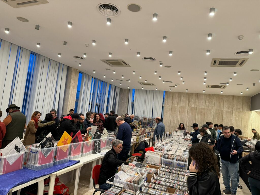 Catanzaro Vinyl Market