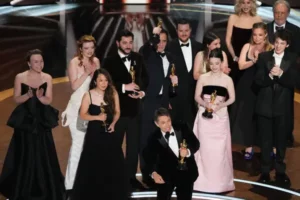 Il film Anora trionfa agli Oscar 2025 (foto di Philip Cheung per The New York Times)