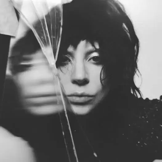 Lady Gaga nella cover di Mayhem