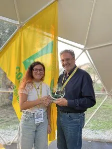 Adriana Tavella premiata dal Direttore Coldiretti Calabria Francesco Cosentini